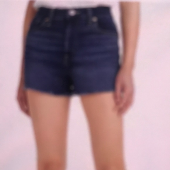 Levi high rise shorts Chelsea Scrape NEW 24/0 NWT - Picture 1 of 4